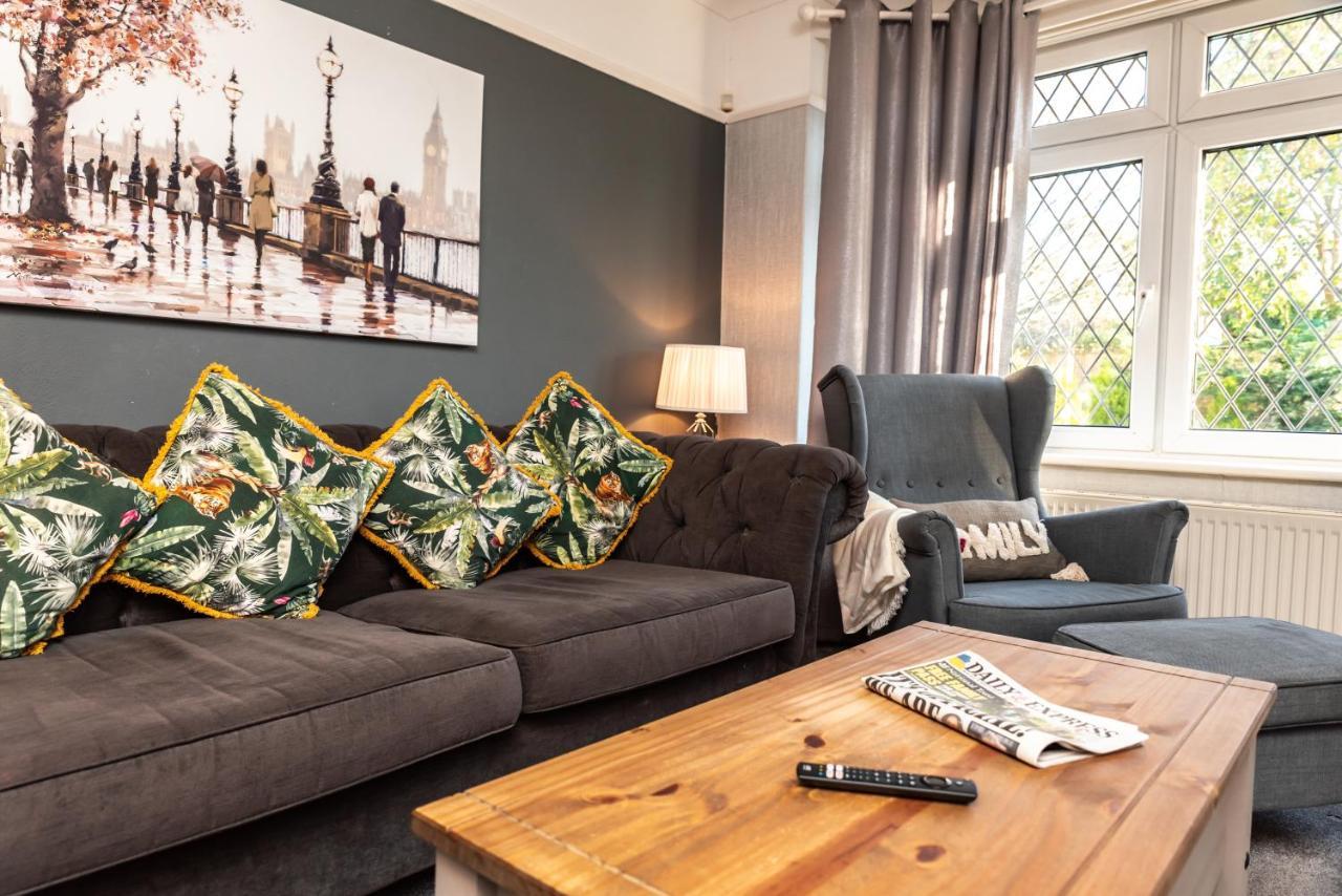 Cheerful 3-Bedroom Douglas House With Patio Southampton Eksteriør bilde