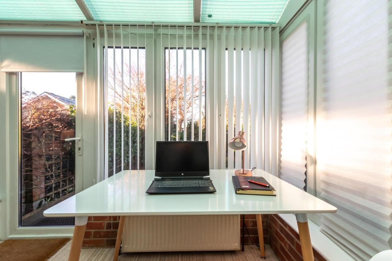 Cheerful 3-Bedroom Douglas House With Patio Southampton Eksteriør bilde