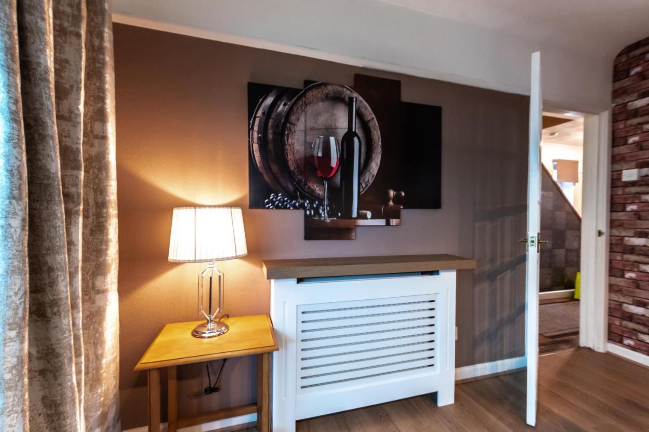 Cheerful 3-Bedroom Douglas House With Patio Southampton Eksteriør bilde