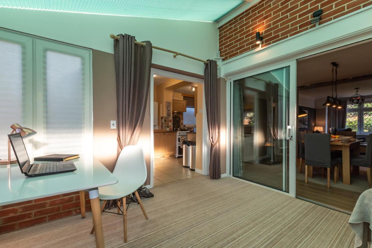 Cheerful 3-Bedroom Douglas House With Patio Southampton Eksteriør bilde